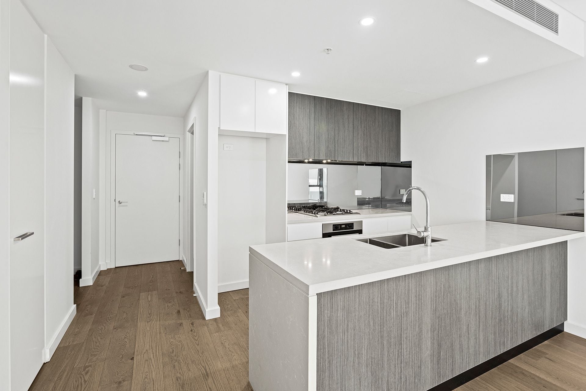 109/3 Garrigarrang Avenue Kogarah NSW, Kogarah - Thumbnail 2