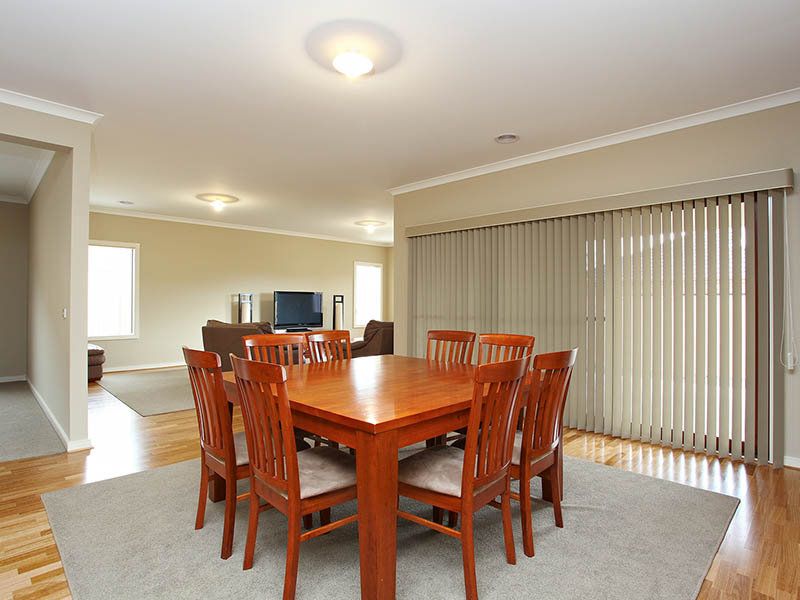 47 Clementson Drive, Caroline Springs - Thumbnail 4