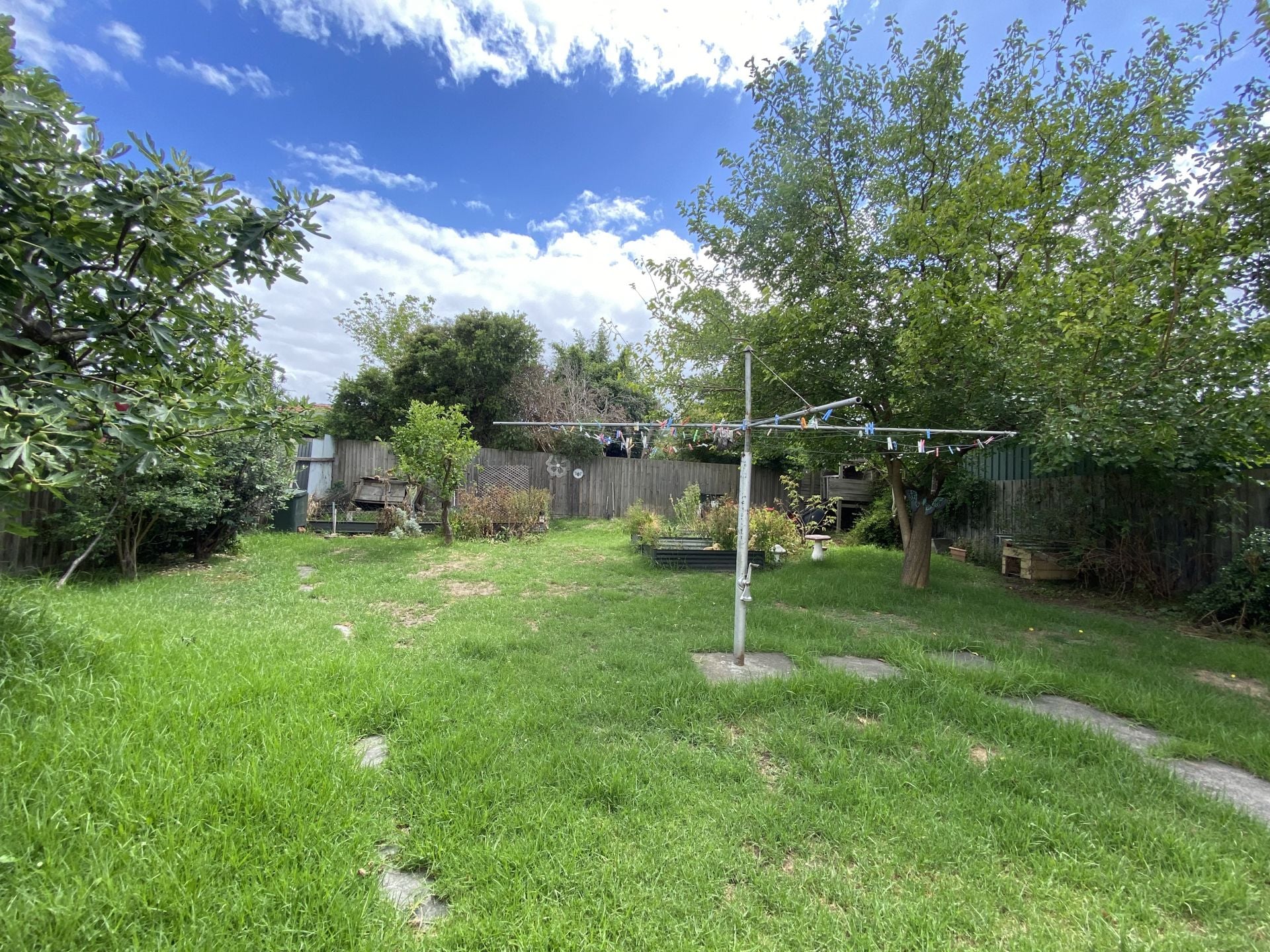 Large Family Home in Quiet Location & Close to Trams!