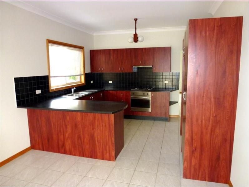 Stunning 3 Bedroom Unit with 2 bathrooms