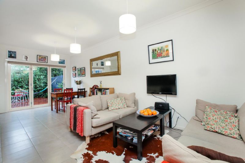 2/11 Swan Street, Footscray - Thumbnail 3