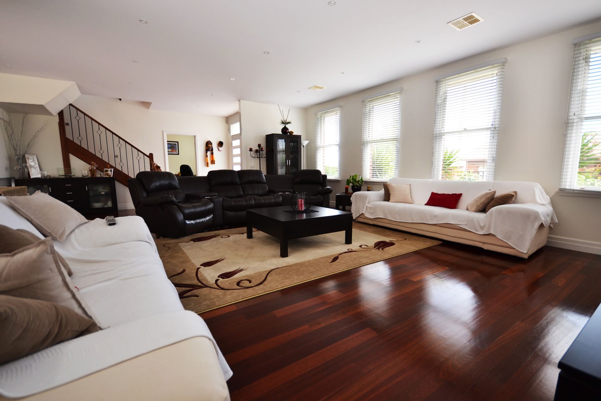 BEAUTIFULLY PRESENTED FAMILY HOME