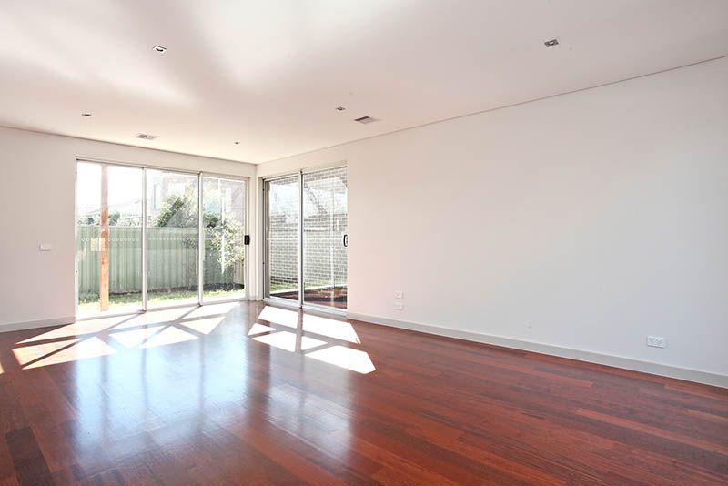 35b Myrtle Grove, Altona - Thumbnail 2