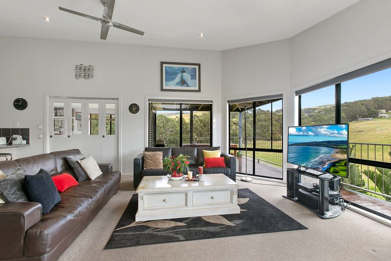 17 PARK AVENUE, Apollo Bay - Thumbnail 2
