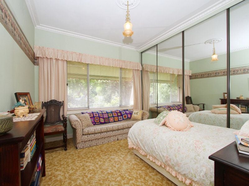 Large Two Bedroom Home Close To Everything