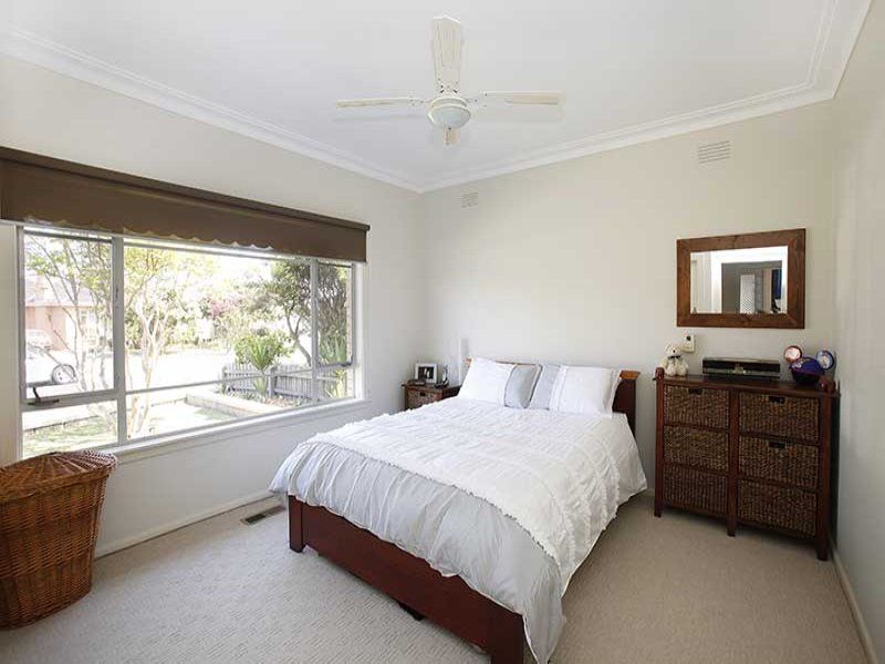 10 Chifley Avenue, Altona - Thumbnail 5