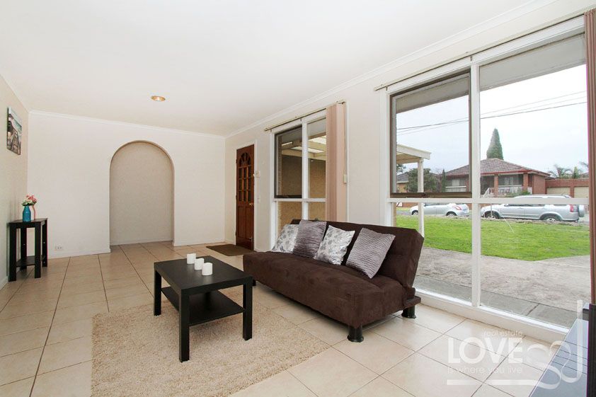 SPACIOUS 3 BEDROOM HOME