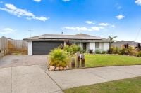 8 Cameron Court, Somerville VIC