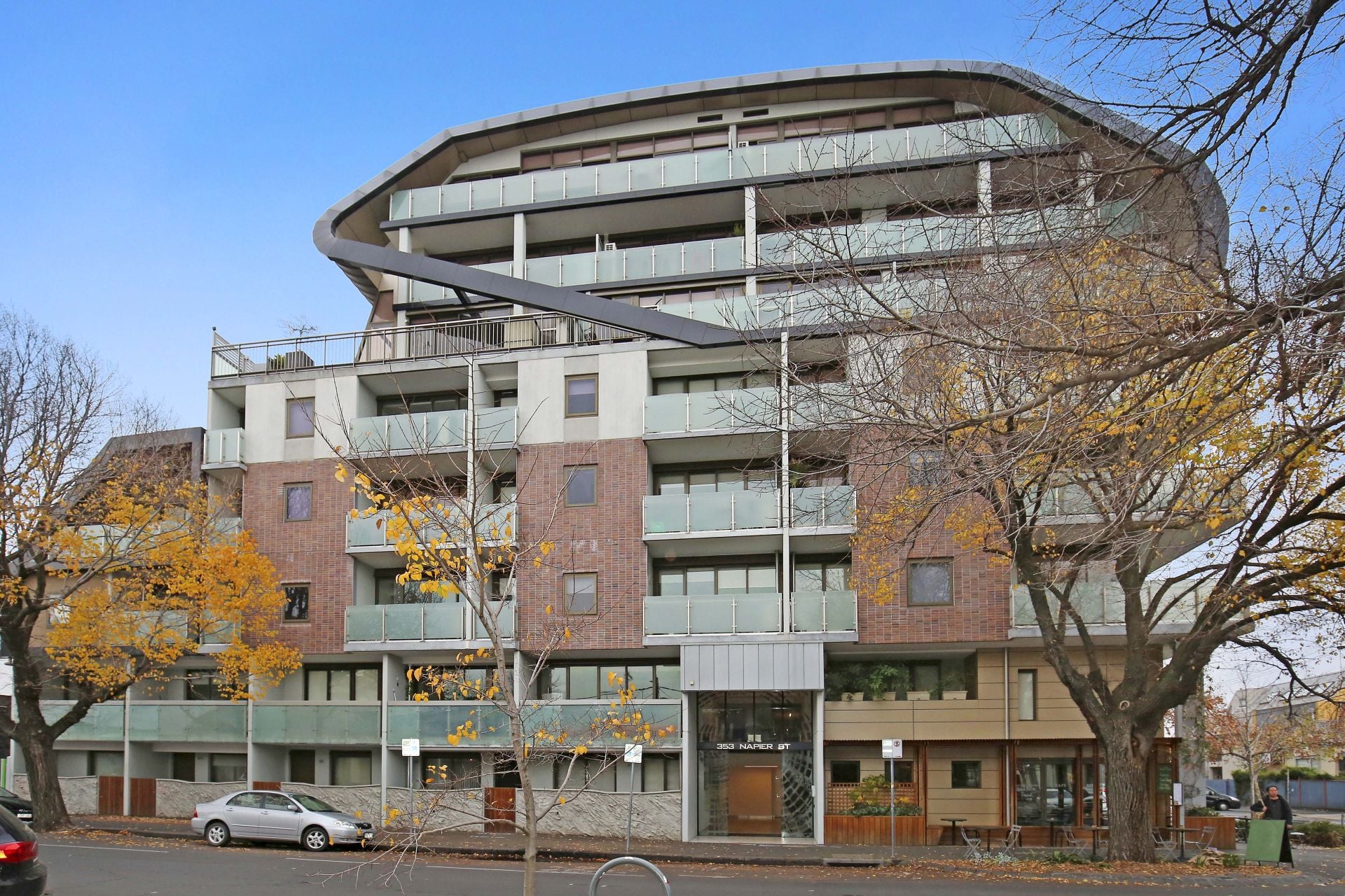 SUBURB LOCATION WITH STYLE!