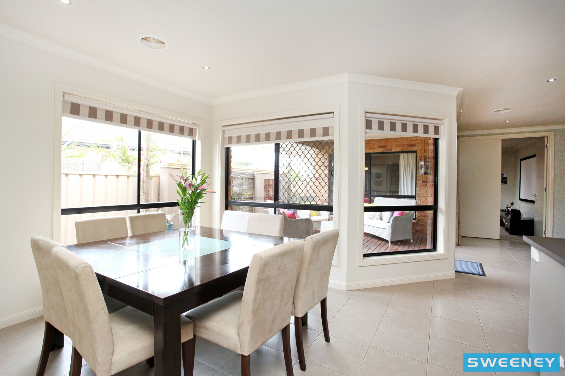 16 Oakview Parade, Caroline Springs - Thumbnail 4