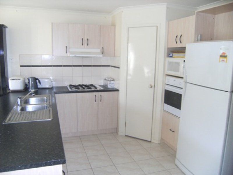 15 Forsyth Close, Burnside - Thumbnail 3