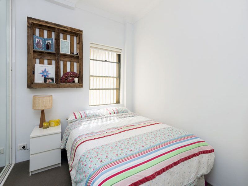 43/8 Waters Road NEUTRAL BAY NSW, Bay - Thumbnail 3