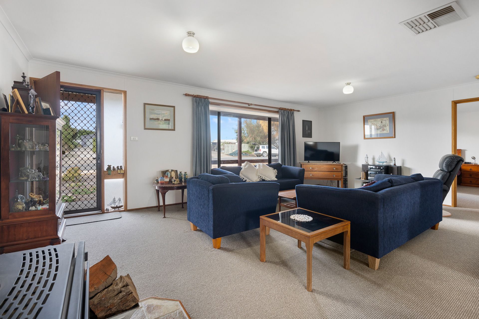 6 Edgewater Road, Clayton Bay South Coast Realty