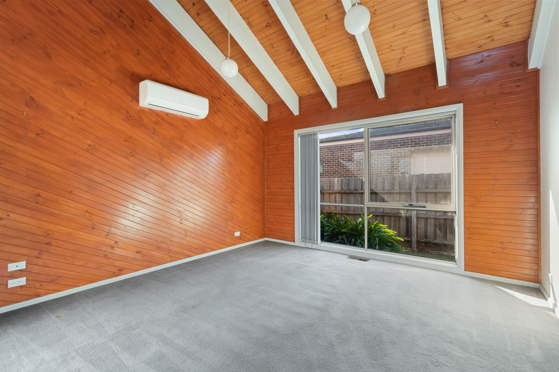 Regent Beauty - Oversized Villa