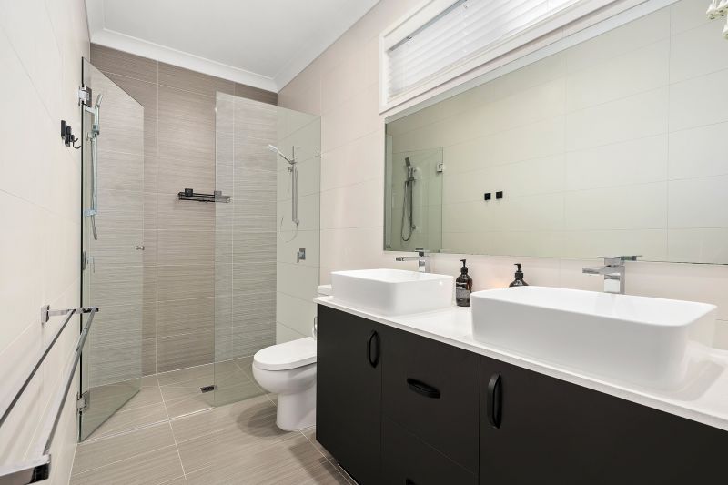 Real Estate For Sale 1/11 Chirn Crescent Labrador , QLD