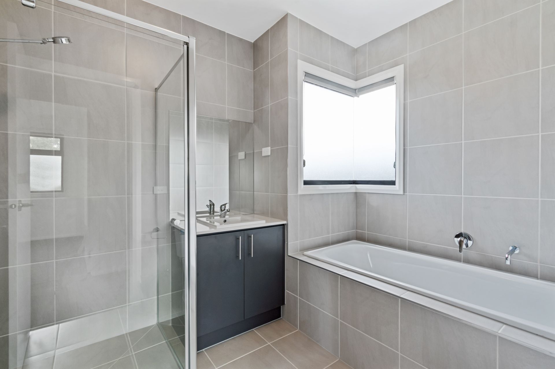 STYLISH, SOPHISTICATED, & CONVENIENTLY LOCATED!