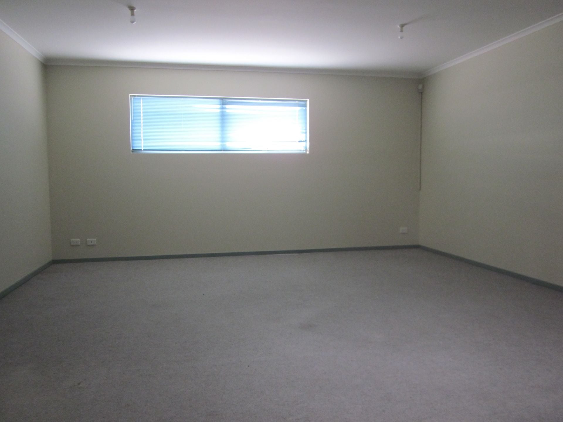 LOW MAINTENANCE LIVING & UTILITY COSTS ALL INCLUDED!   *Insp Tue 2nd Oct @ 4:40pm*
