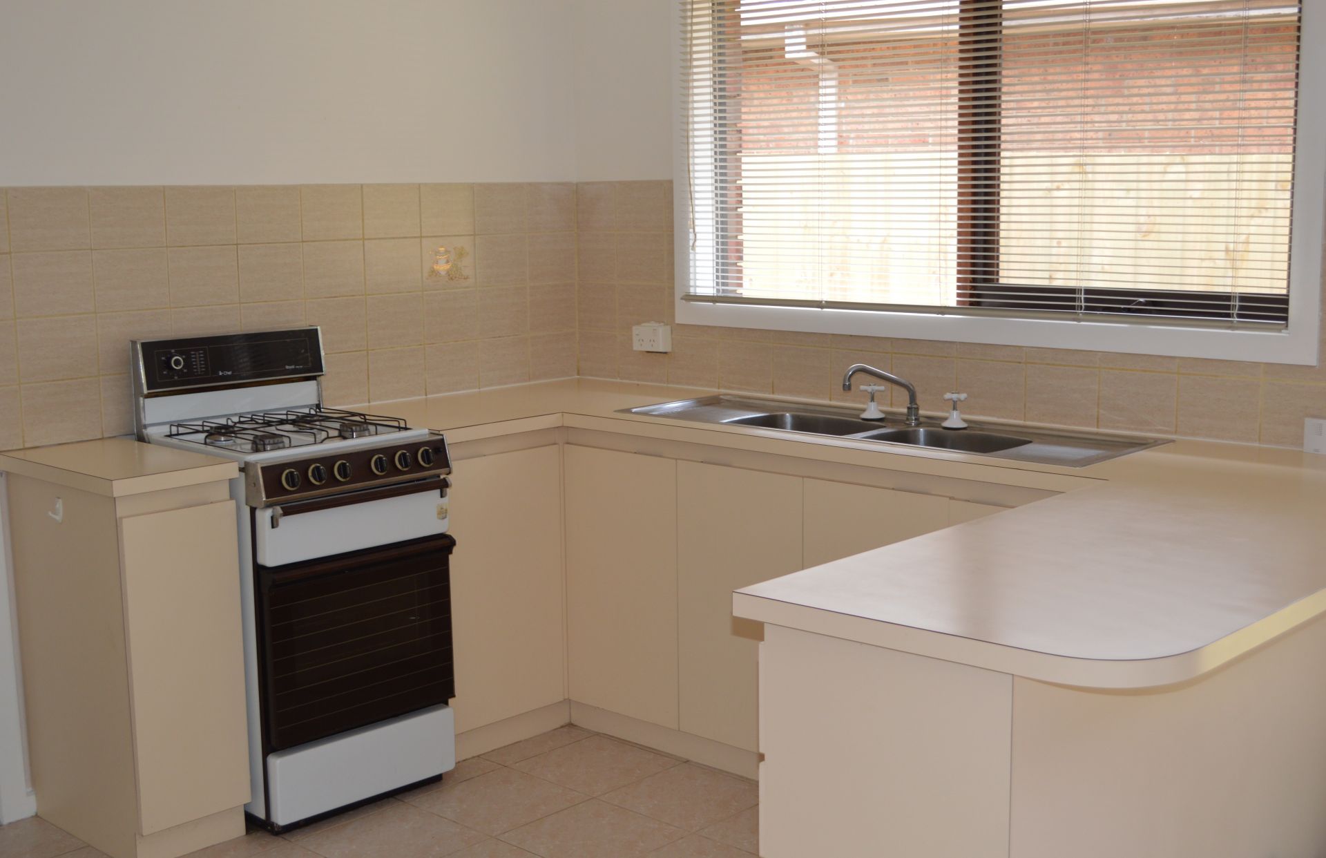 NEAT TWO BEDROOM UNIT WITH PRIME LOCATION