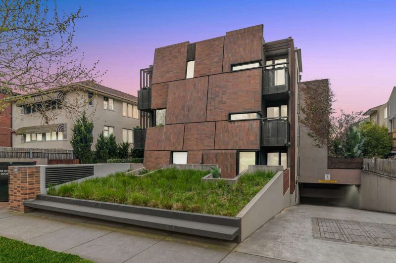 111/233 Dandenong Road, Windsor - Thumbnail 2