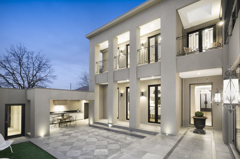 16 Bernborough Avenue, Balwyn - Thumbnail 2