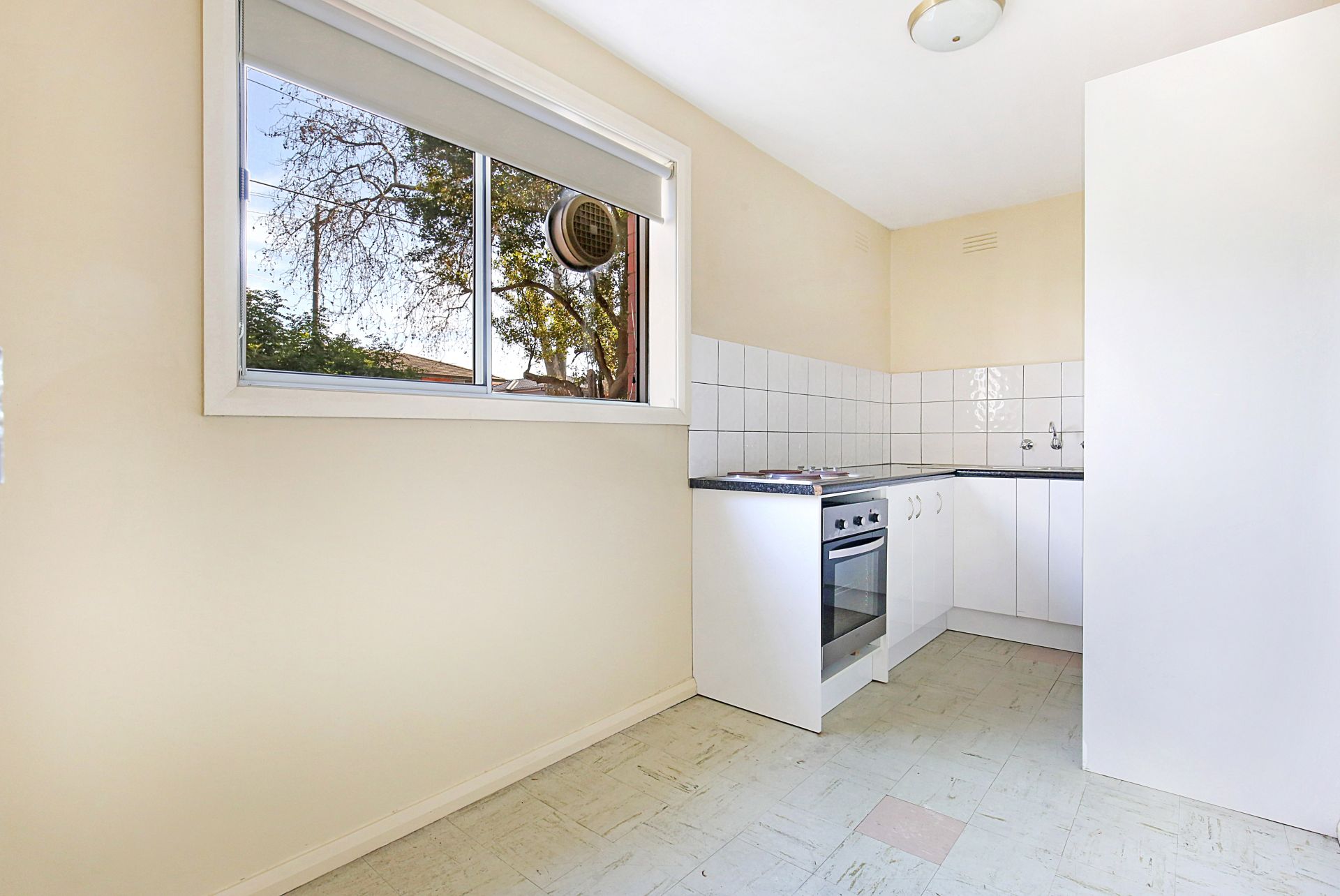 Spacious Two Bedroom Apartment In Idyllic Location!