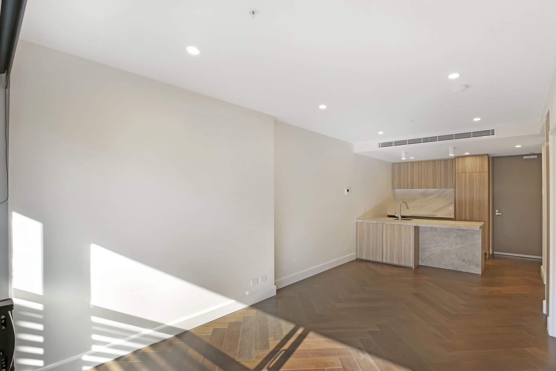 **Elegant 1 Bedroom - Plus Study - Luxury Apartment**