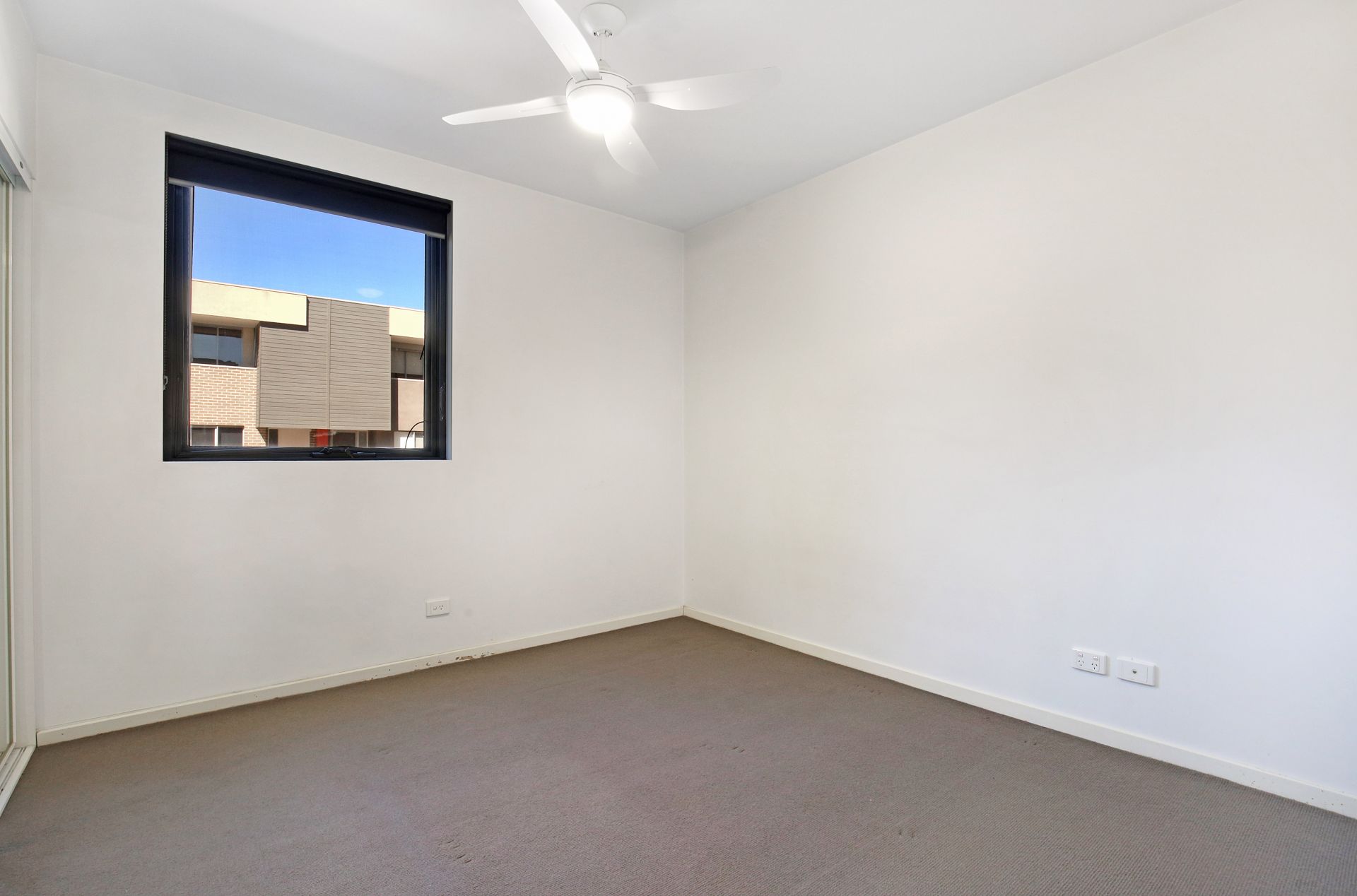 ** Located in the heart of Uni Hill**