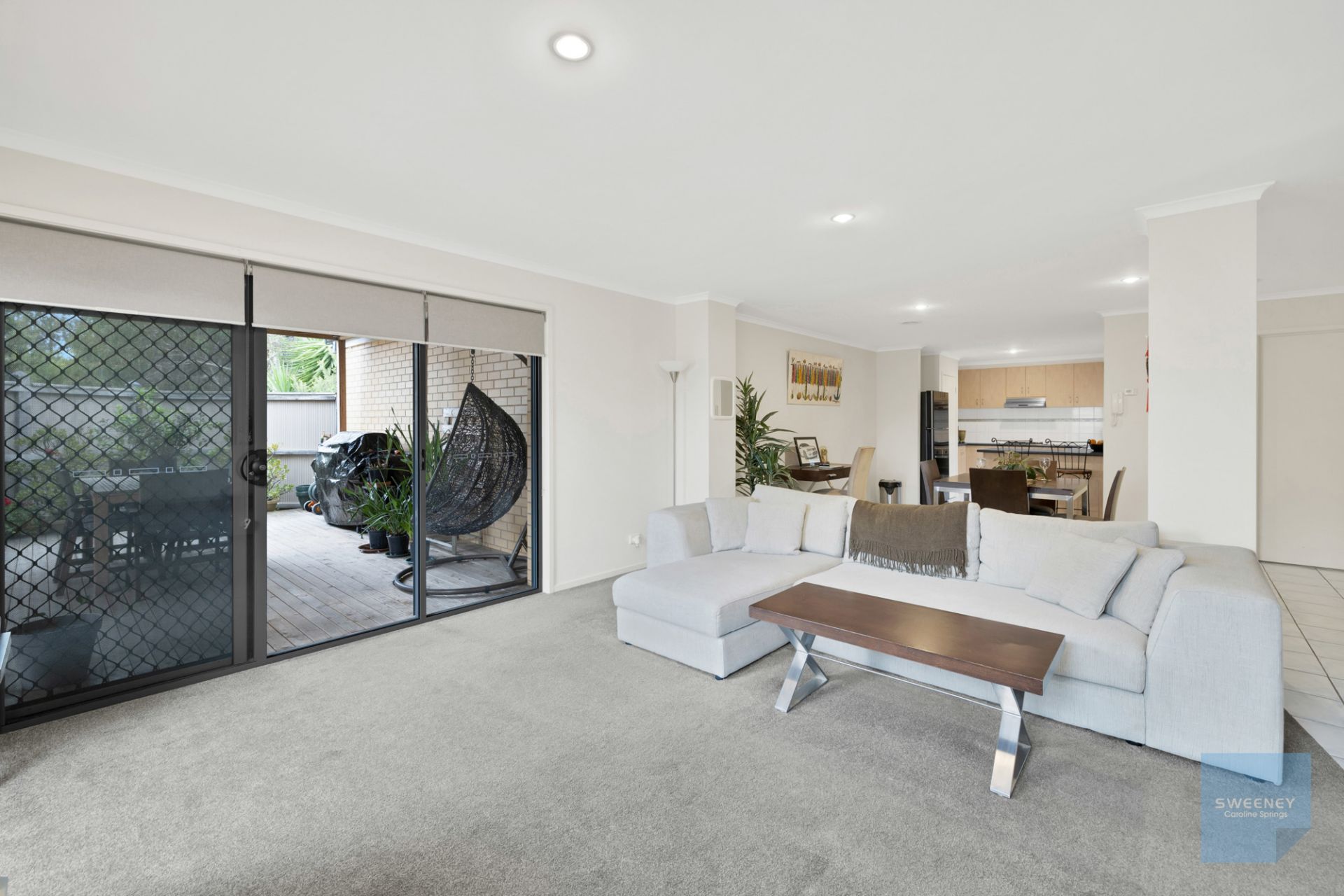2/8 Sherdley Green, Caroline Springs - Thumbnail 8