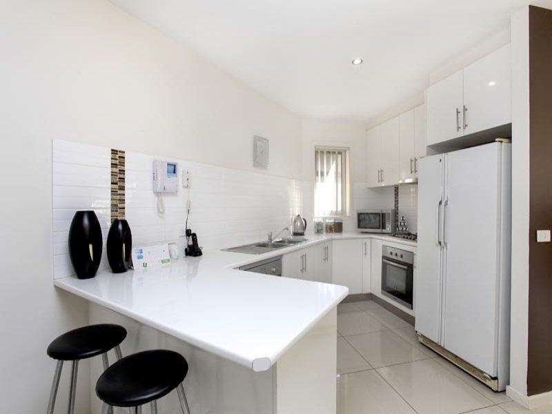 1/5-9 Strathvea Lane, Caroline Springs - Thumbnail 4
