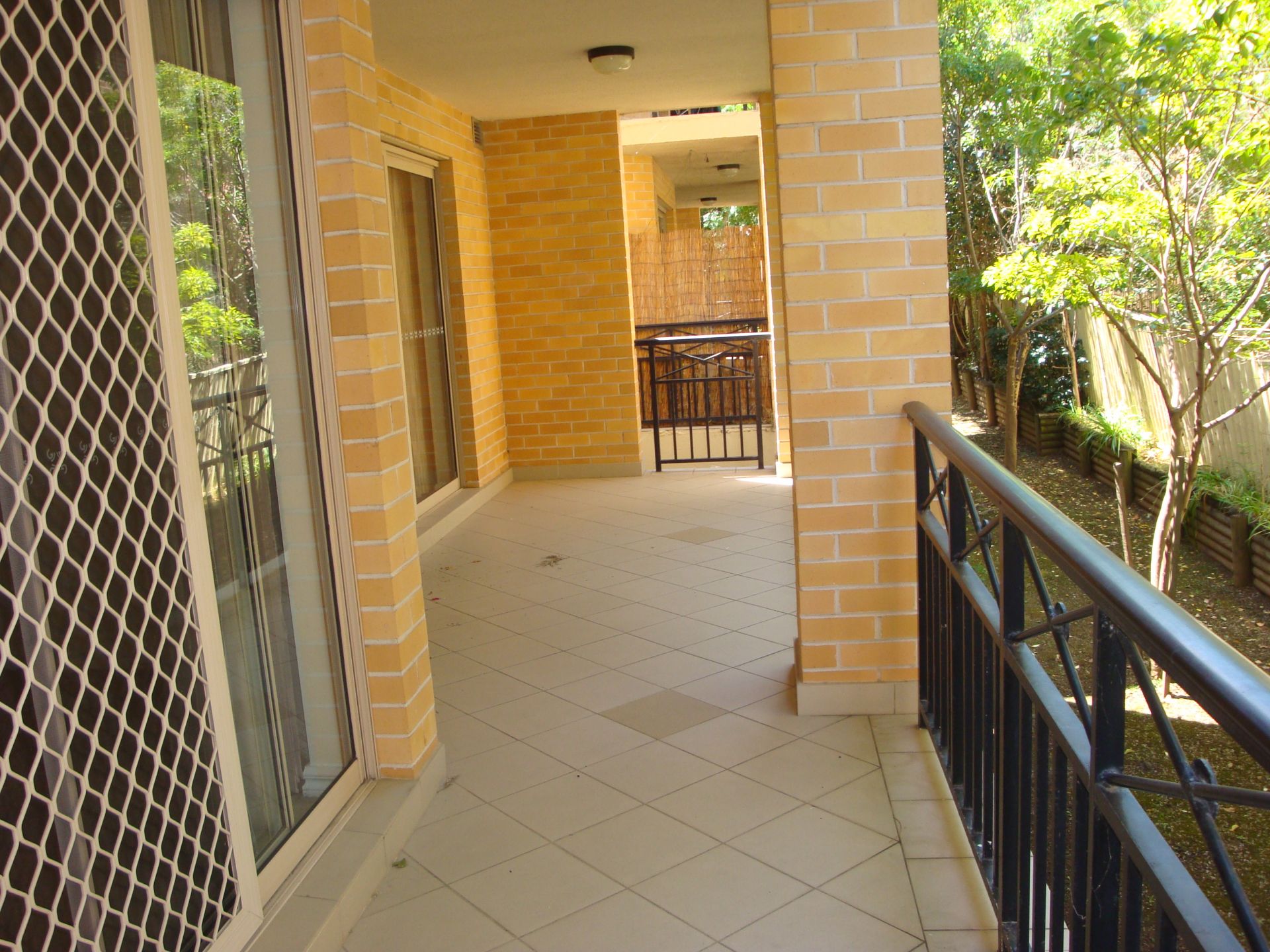 Real Estate For Lease 2/3 Brisbane Street Harris Park , NSW
