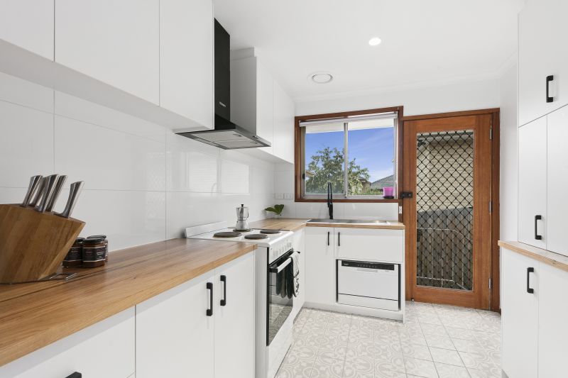 2/43 Hickford Street, Reservoir