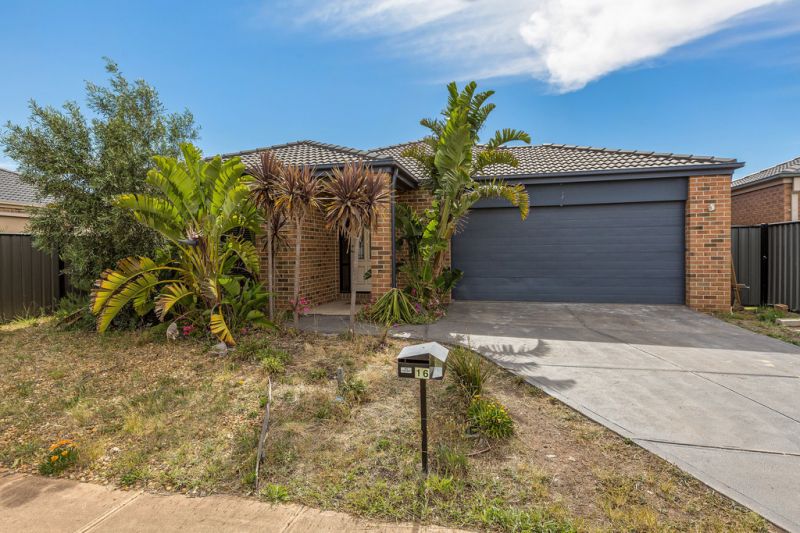 16 Blunden Grange, Point Cook - Thumbnail 2