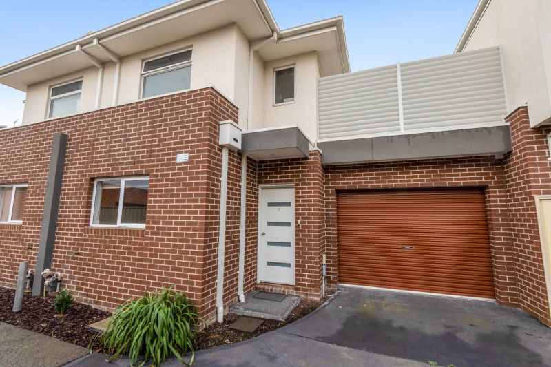 2/25 Willoughby Street, Reservoir
