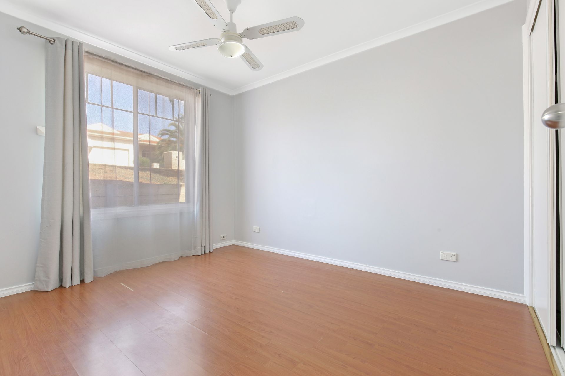 COSY 3 BEDROM DELIGHT!