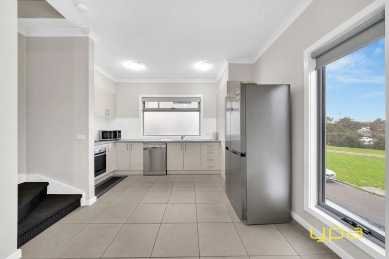 12 Axel Walk Cranbourne North VIC, Cranbourne North - Thumbnail 5