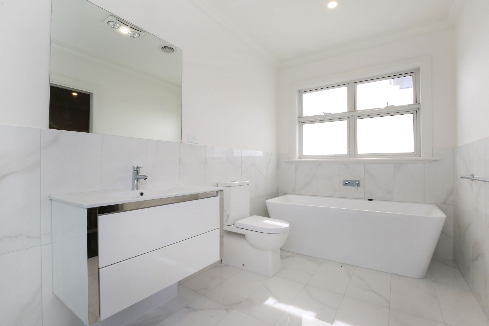 CONTEMPORARY ELEGANCE & STYLE