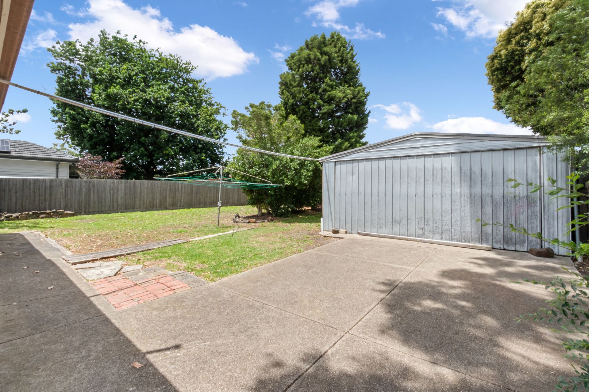 SPACIOUS 3-Bedroom House with Massive Beautiful Backyard