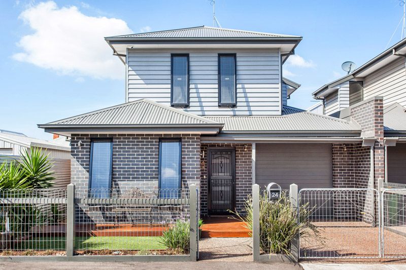 24 Avoca Street (off Woods St), Yarraville - Thumbnail 2