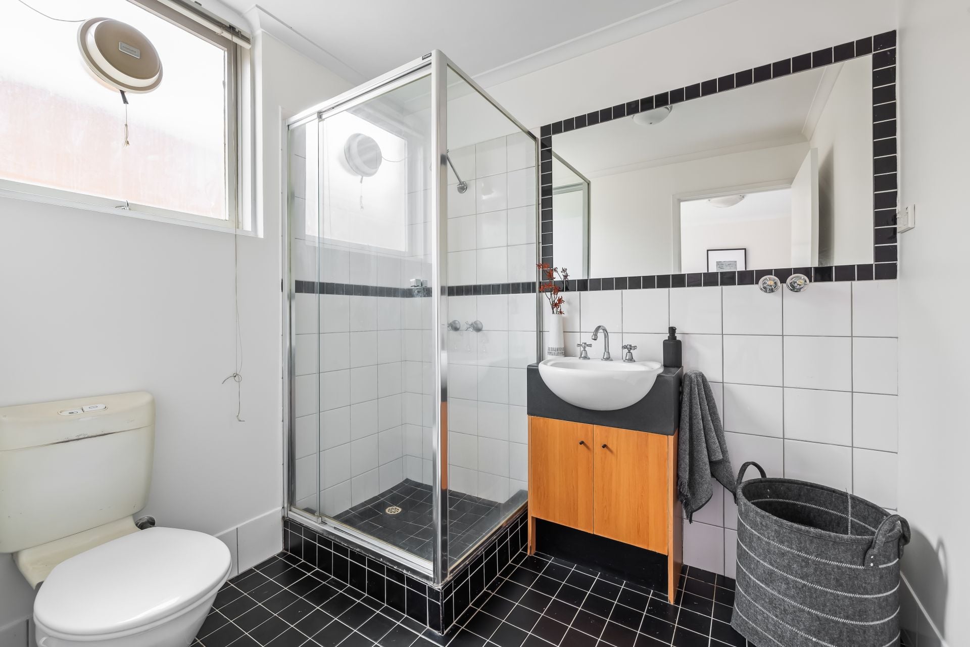 Experience Inner-City Living!
