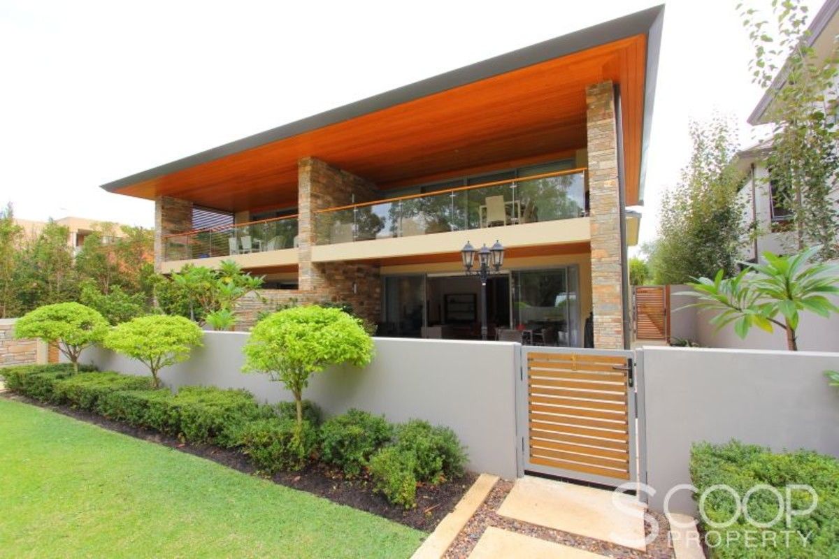 Real Estate For Sale 1/5 The Avenue Crawley , WA