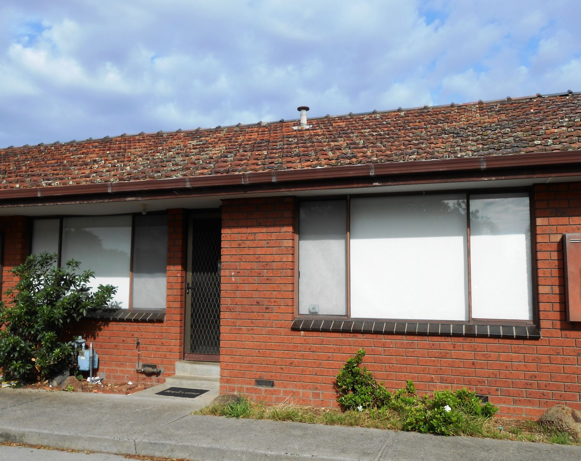 WALK EVERYWHERE  *** SIX MONTH LEASE ONLY ***   *Insp Wed 22nd Jan @ 4:20pm*