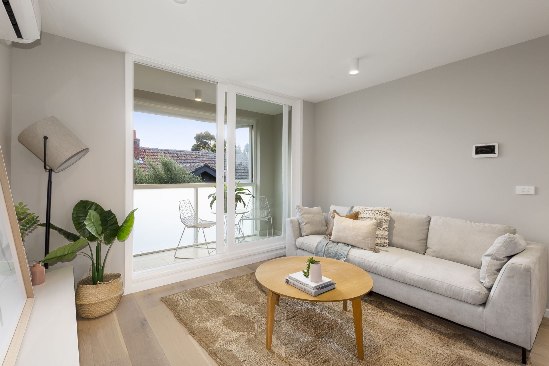 Executive Lifestyle in Quiet, Secure Block