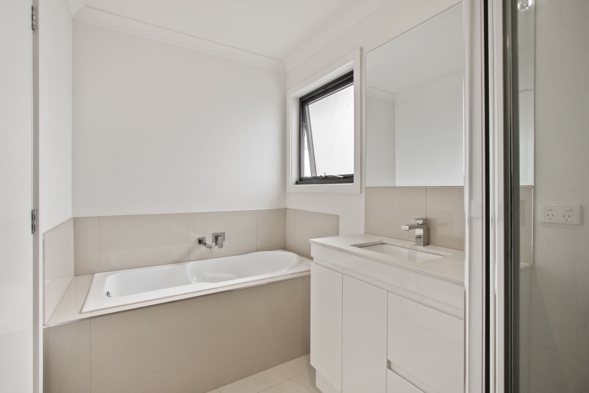 STYLISH DESIGN AND CONVENIENT LIFESTYLE