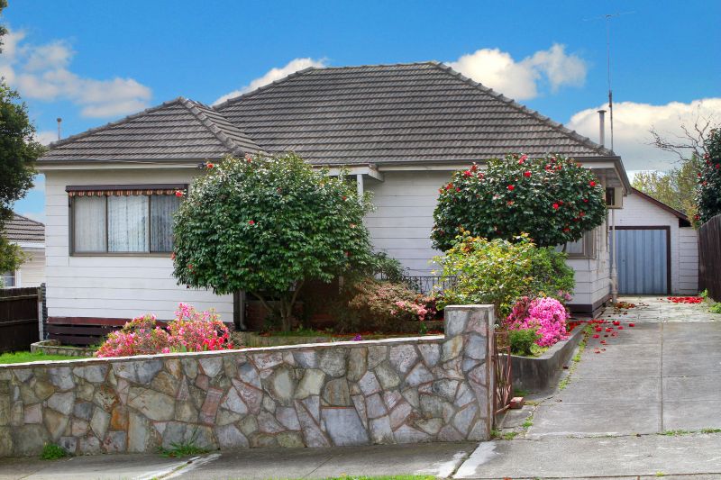 16 Hillcroft Street, Reservoir