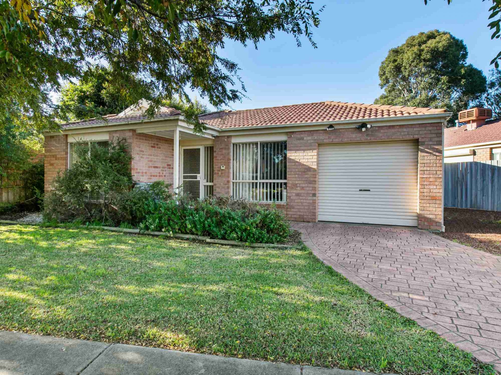 1/12 Pentland Drive, Narre Warren OBrien Real Estate