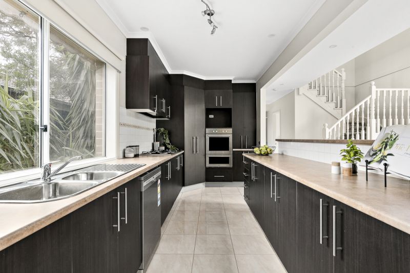 49 Oakview Parade, Caroline Springs - Thumbnail 6