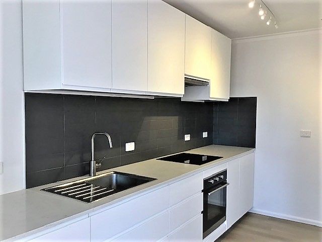 Fully Renovated & Just Steps Away From Croxton Station