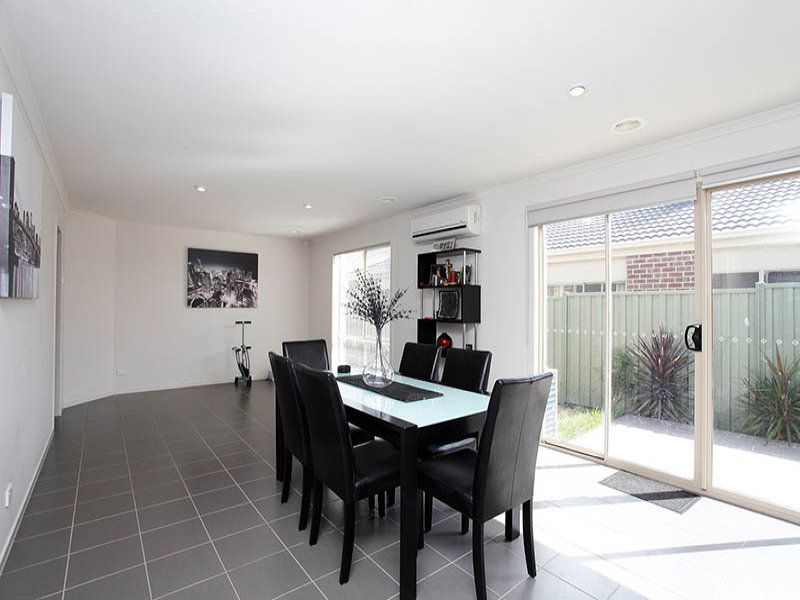 32 Dahlia Drive, Caroline Springs - Thumbnail 4