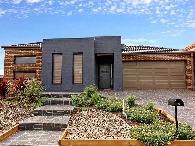8 Rothesay Avenue, Derrimut - Thumbnail 2