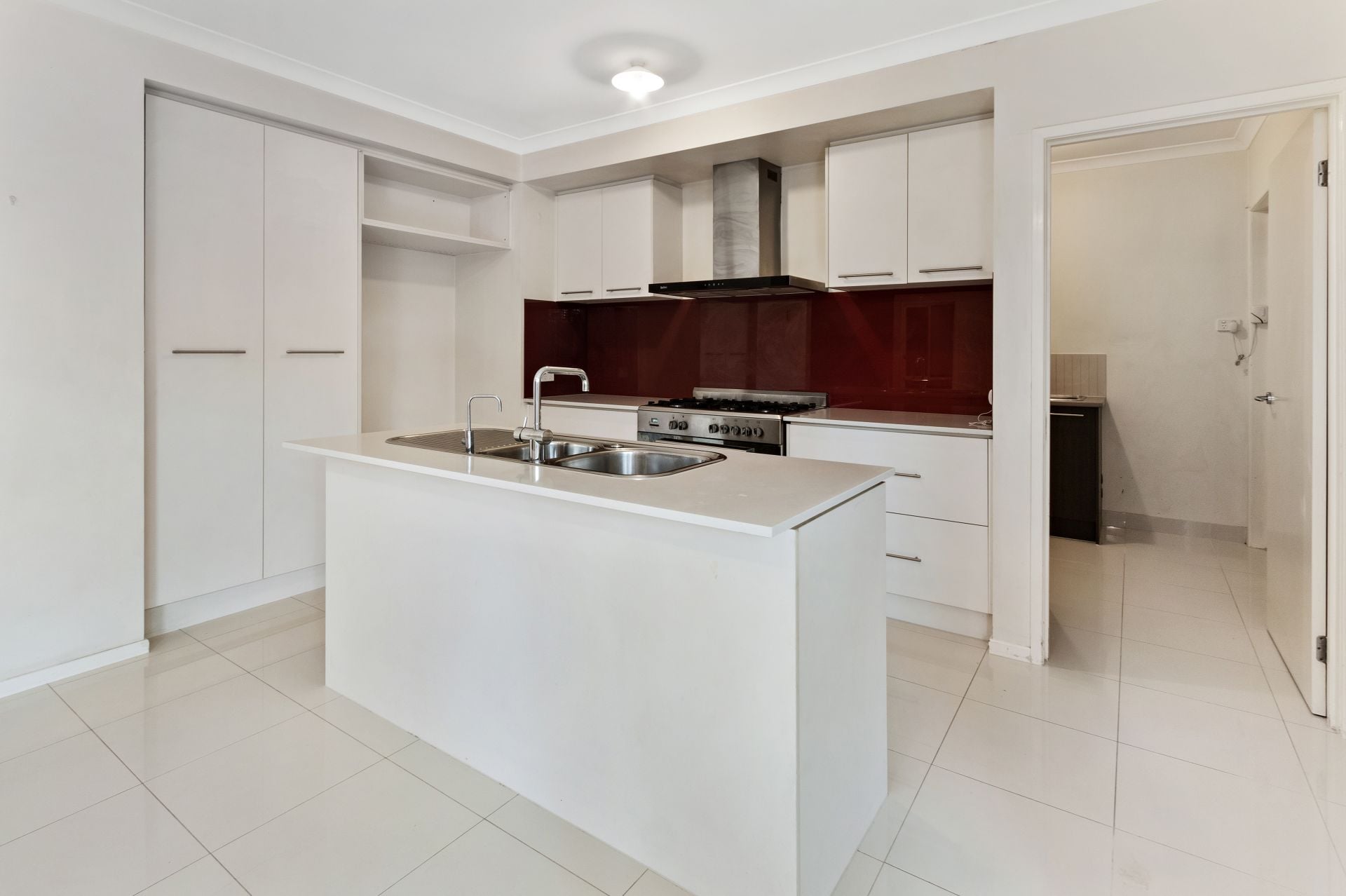LARGE TOWNHOUSE